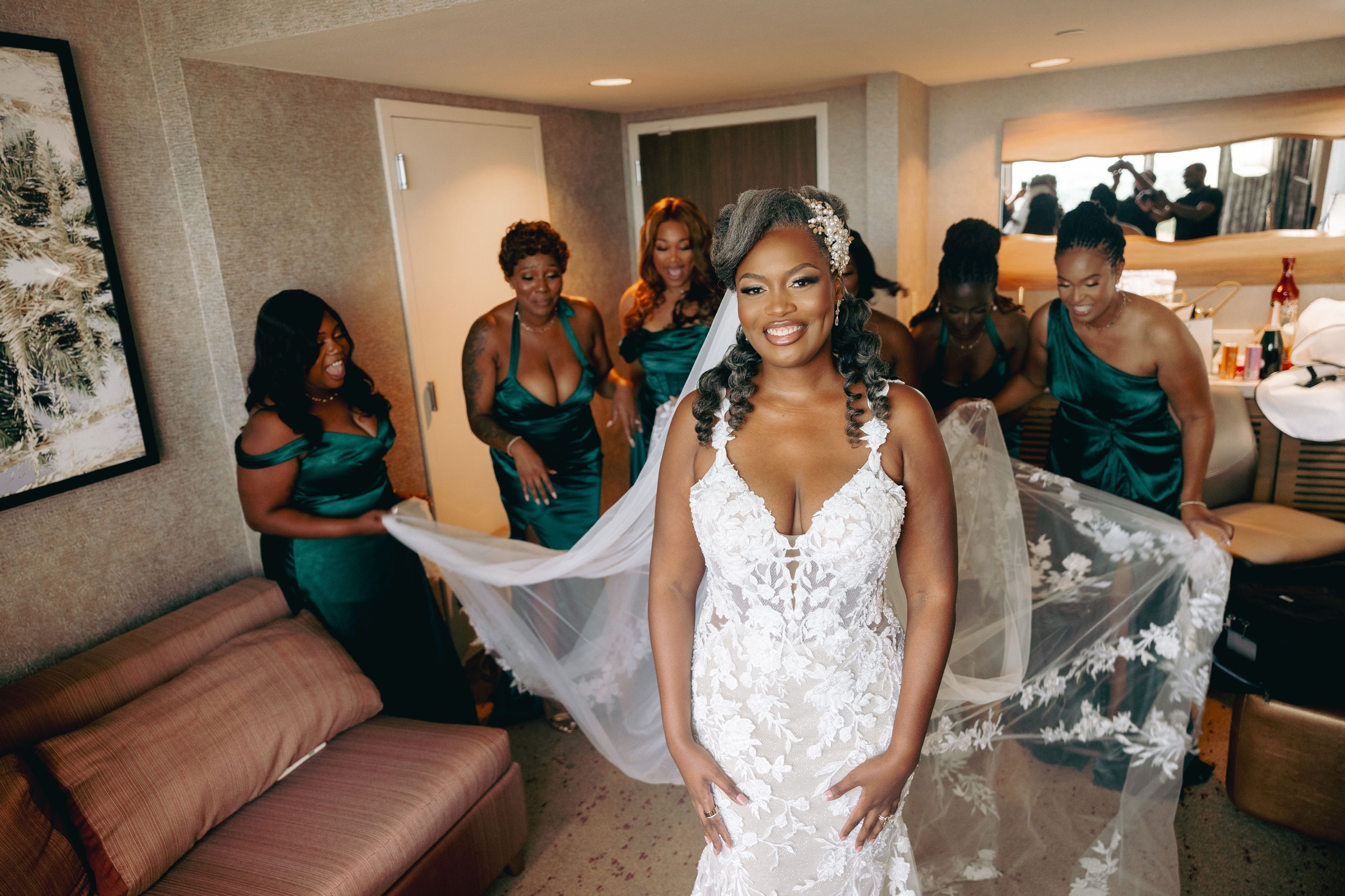 Bride veil moment by Refined Faces